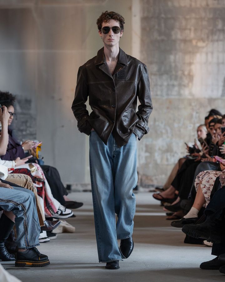 スタジオ コンスタンス 2026年春夏コレクションより。