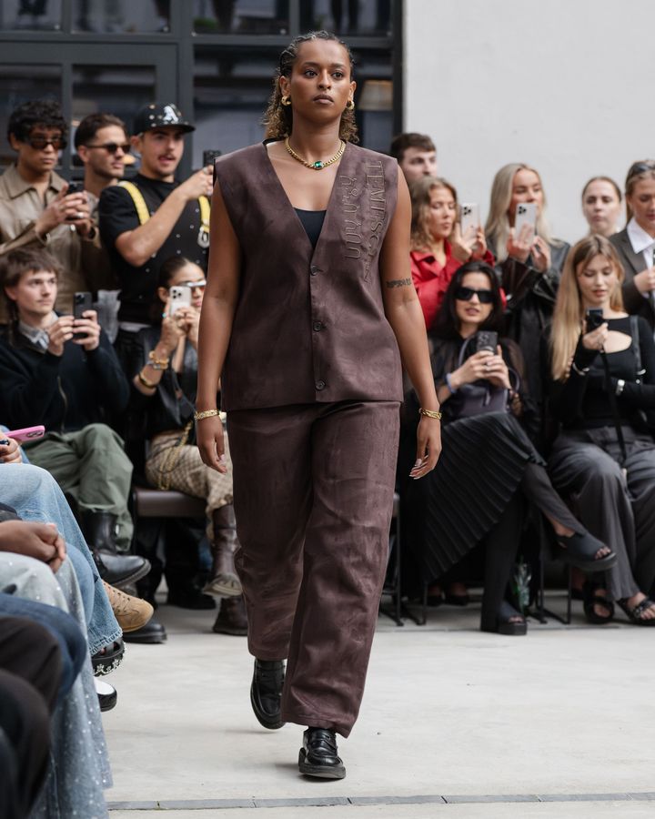 テメスゲン 2026年春夏コレクションより。