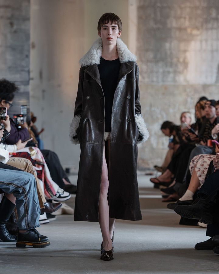 スタジオ コンスタンス 2026年春夏コレクションより。