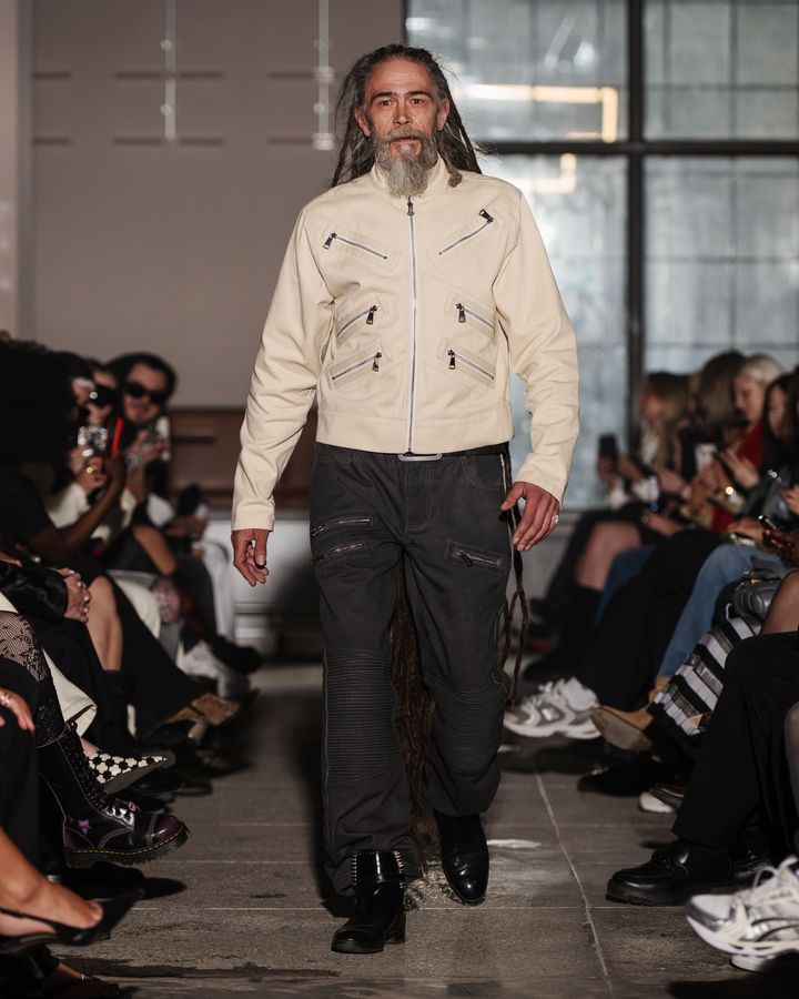 シームス 2026年春夏コレクションより。