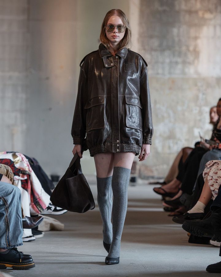 スタジオ コンスタンス 2026年春夏コレクションより。