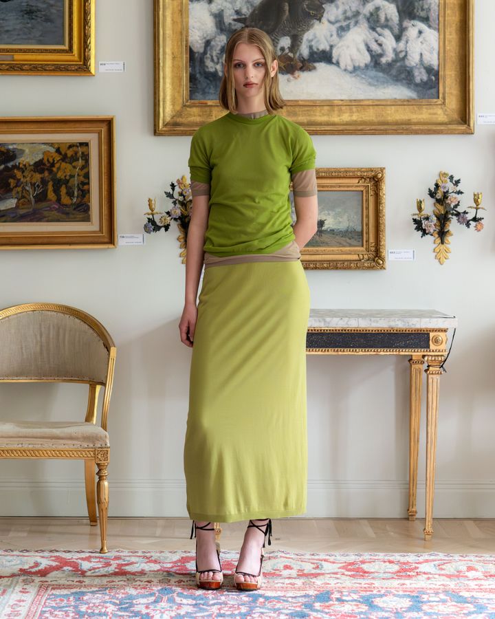 レオニ 2026年春夏コレクションより。