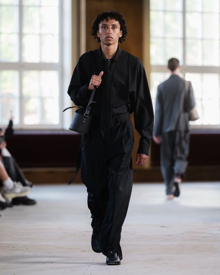 パストテンス 2026年春夏メンズコレクションより。