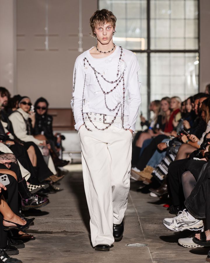 シームス 2026年春夏コレクションより。