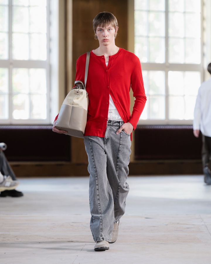 パストテンス 2026年春夏メンズコレクションより。