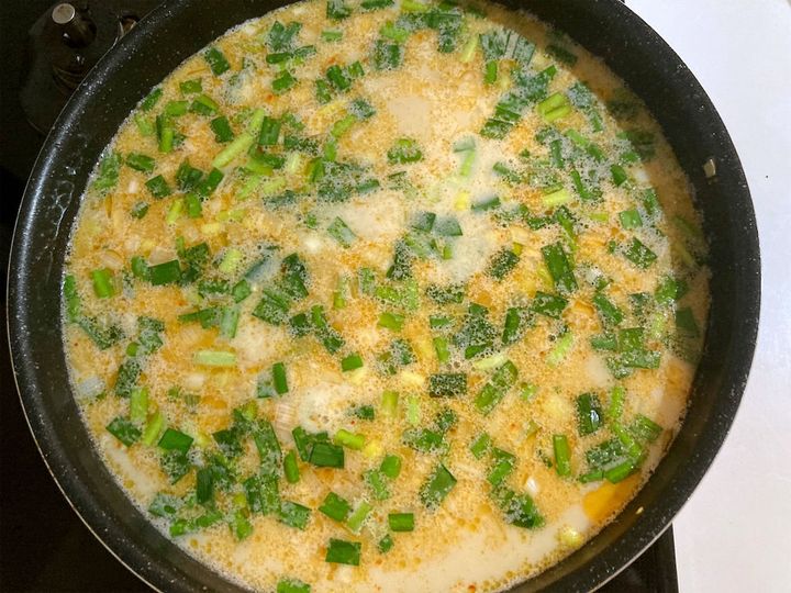 ニラと豆乳を加えたところ