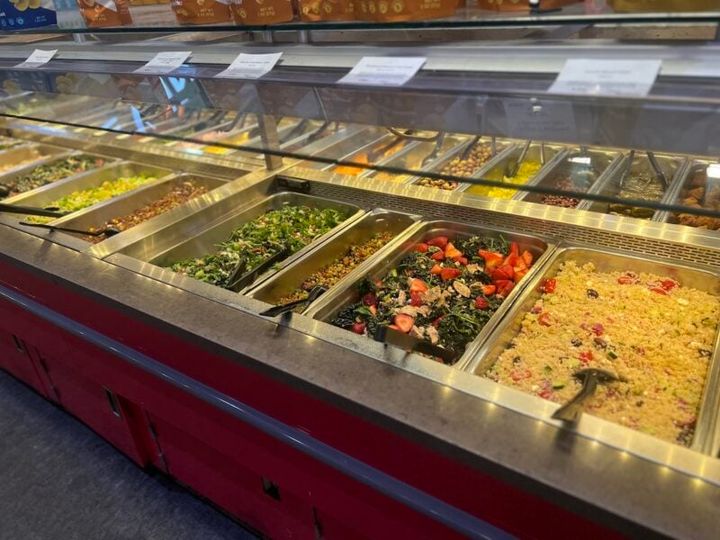 ホールフーズマーケットのデリコーナー