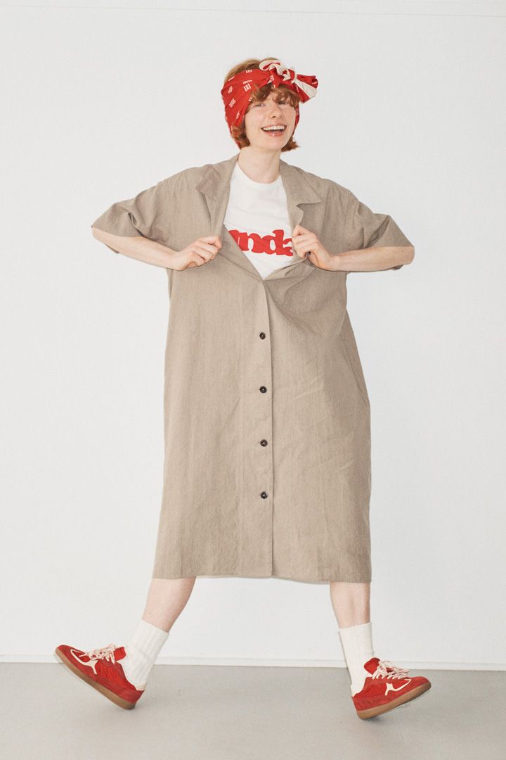 相性が良すぎる！ベーシックカラーとビビッドカラーを組み合わせたコーデ6選