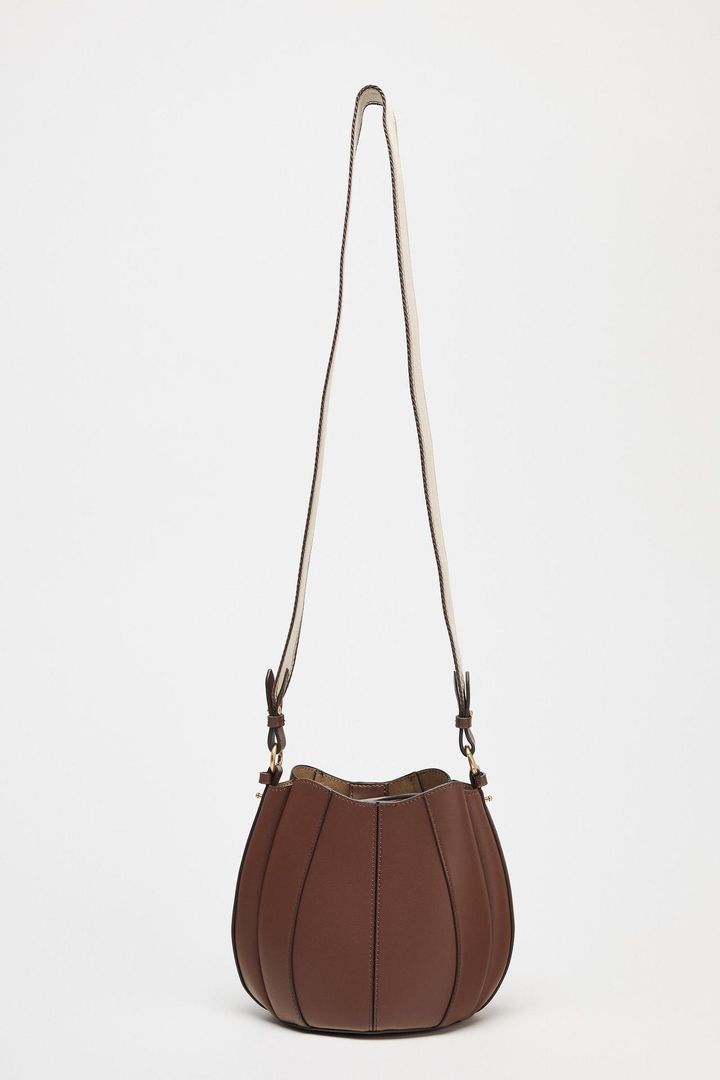 ☆ドイツ発*ZARA*新作*ブレイデッドバケットバッグ☆ ☆ドイツ発*ZARA*新作*ブレイデッドバケットバッグ☆ (ZARA