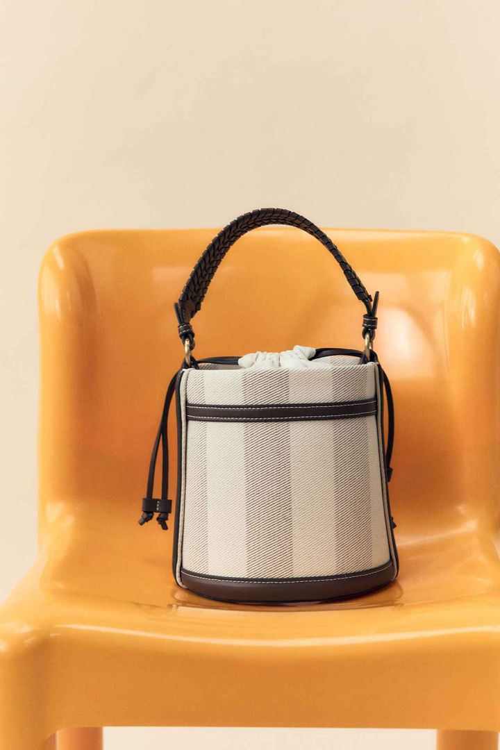 画像2: 出典：ZARA