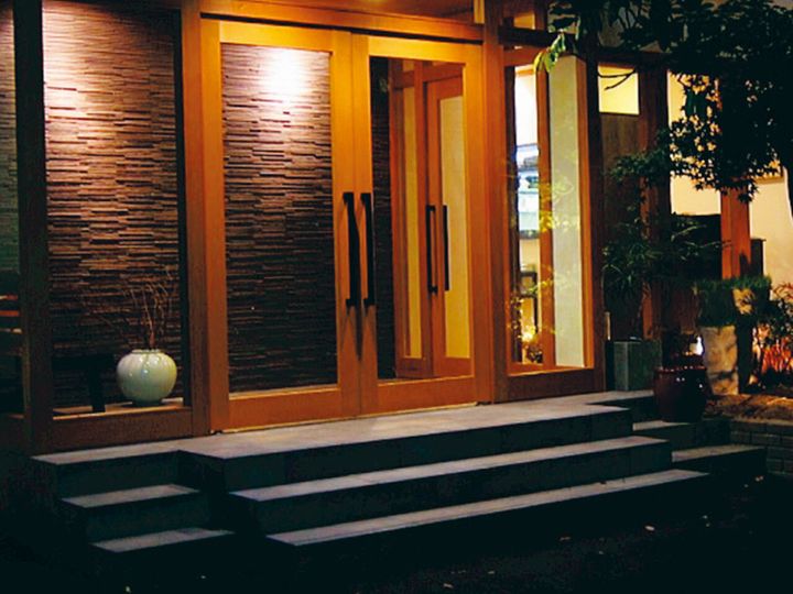 播磨高岡『Yakiniku House れんがや』の外観