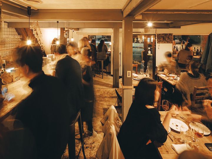 野町『ニューロン』の内観