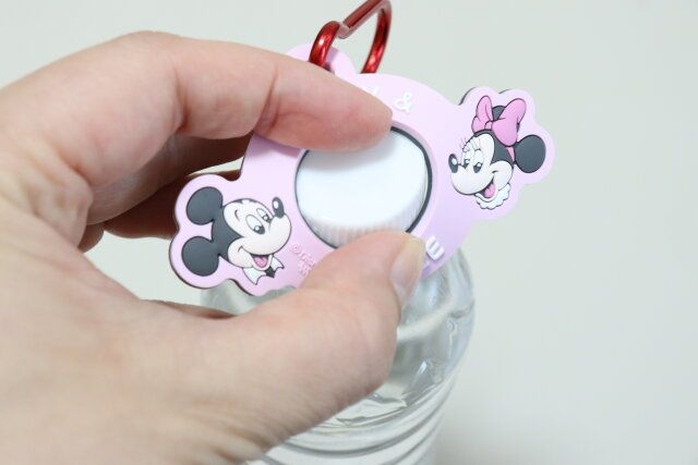 ＜ミッキー＆ミニー＞ボトルホルダーカラビナ 装着