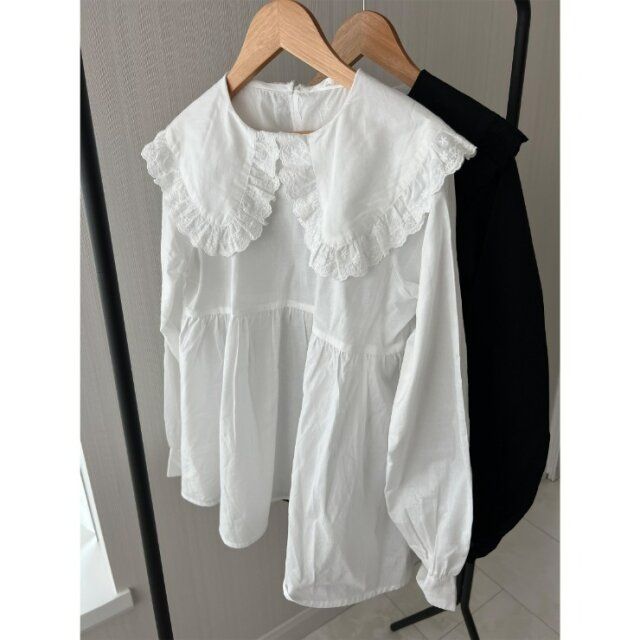 しまむらのラッフル刺繍ブラウス