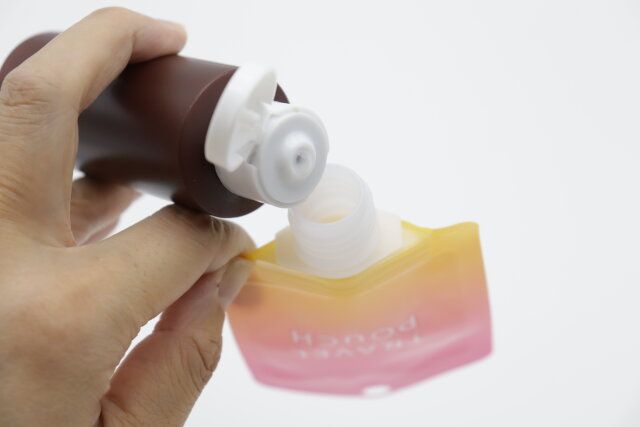 ダイソーの掛けられるつめ替えパウチ7