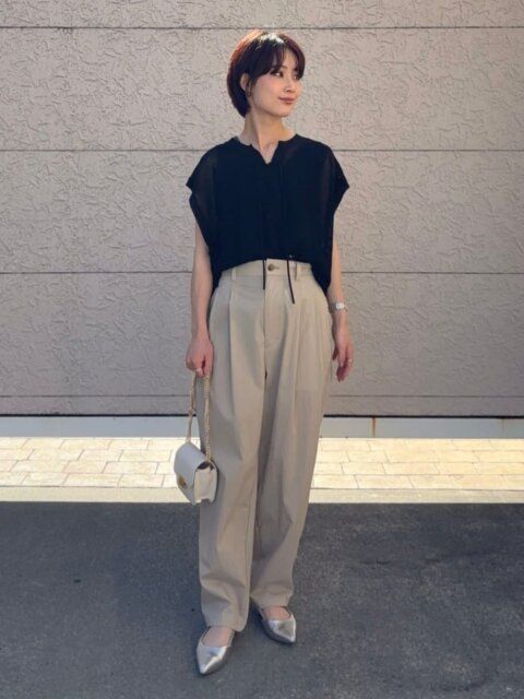 黒メッシュトップスコーデ1