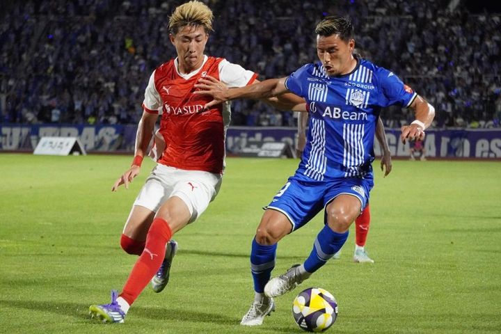 日本代表DF関根大輝、昨季2部降格も「圧倒的な結果を残さないと、代表に食い込んでいけない」と意気込む