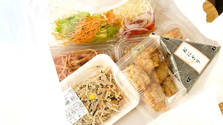 残業で最寄りのスーパーが閉店している際、コンビニで夕食を選ぶコツは？