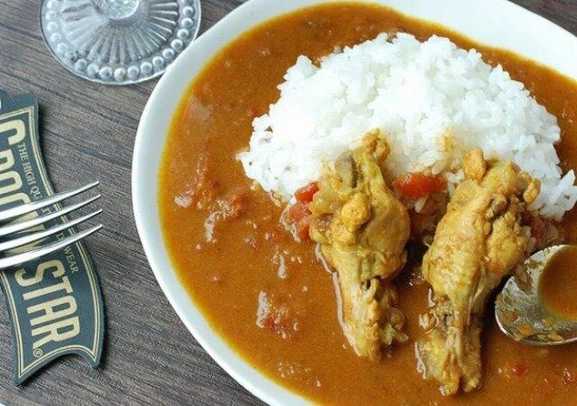 トマトとチキンの旨みカレー