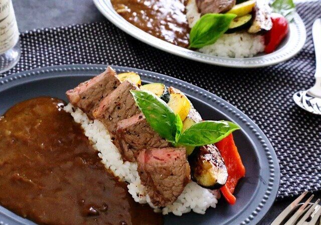 ひとくちステーキのごちそうカレー