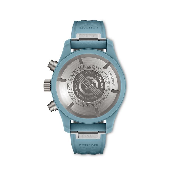 ケースバックには「TOP GUN」のロゴが刻印