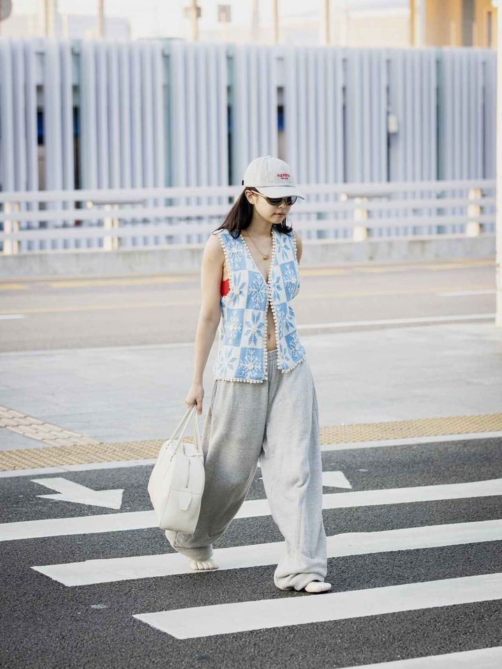 画像: 【BLACKPINK ジェニー】リラクシー×モードの“ネオ・ボヘミアン”を体現