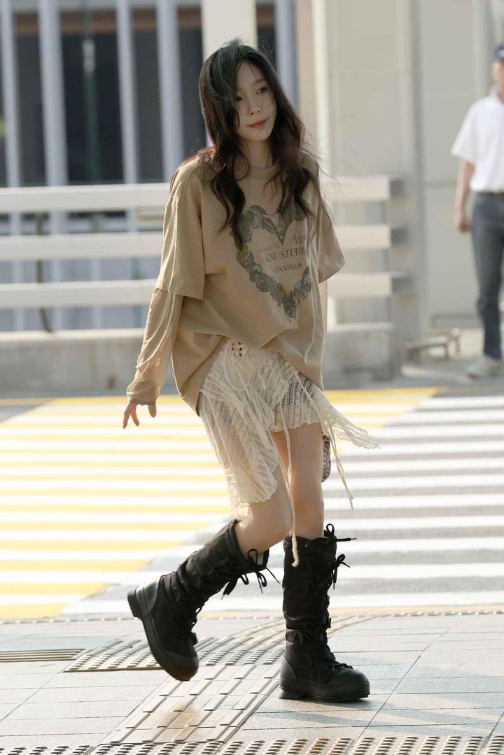 画像: 【少女時代 テヨン】 ルーズなシルエットで洗練された抜け感を演出