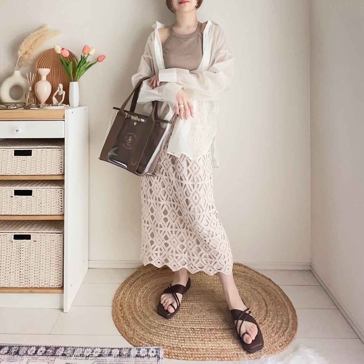 画像: シアーシャツで爽やか夏コーデ