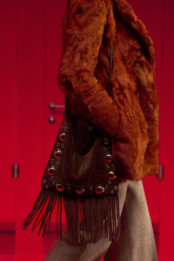 ヴァレンティノ2025-25年秋冬コレクションより。