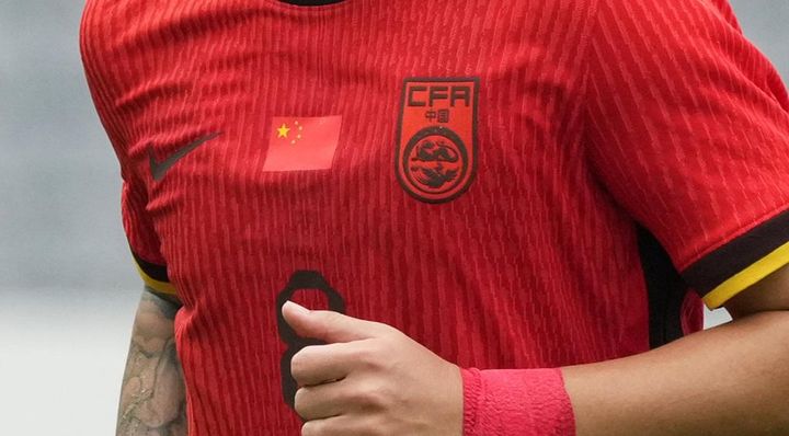 中国代表、15億円のスポンサー契約を結んだ中国企業を一部ファンがボイコットして契約解消危機！？代表OBは「ファンよりスポンサーが大事」