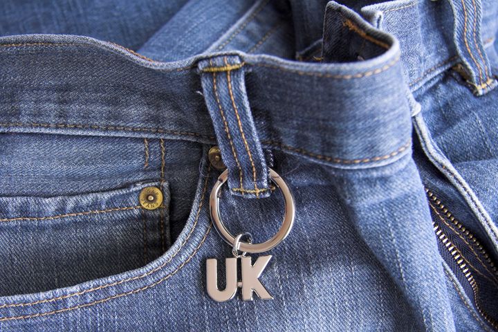 ベルトループに取り付けられたキーリング