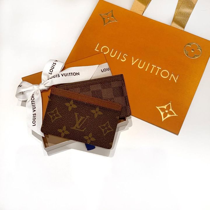 ルイ・ヴィトンのカードケース