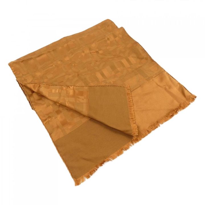 フェラガモのオレンジのストール