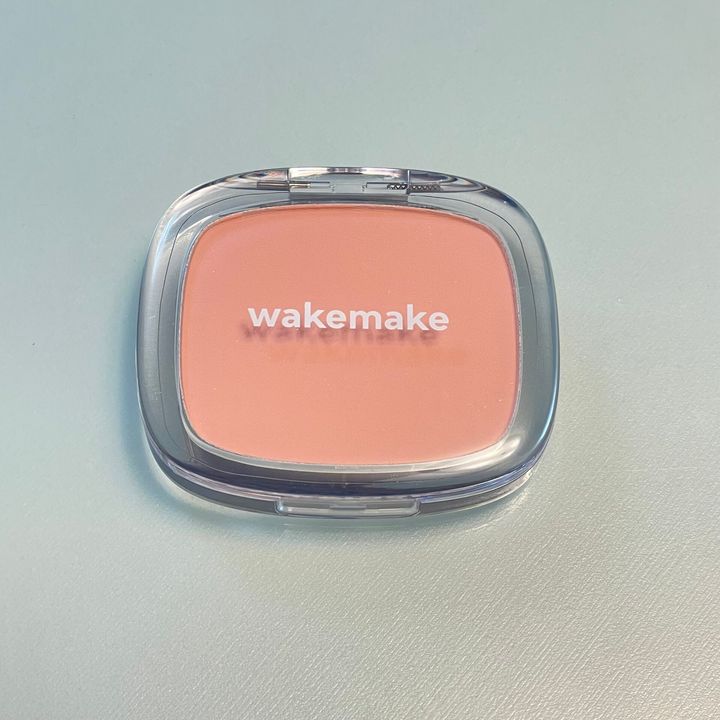ウェイクメイクのチーク