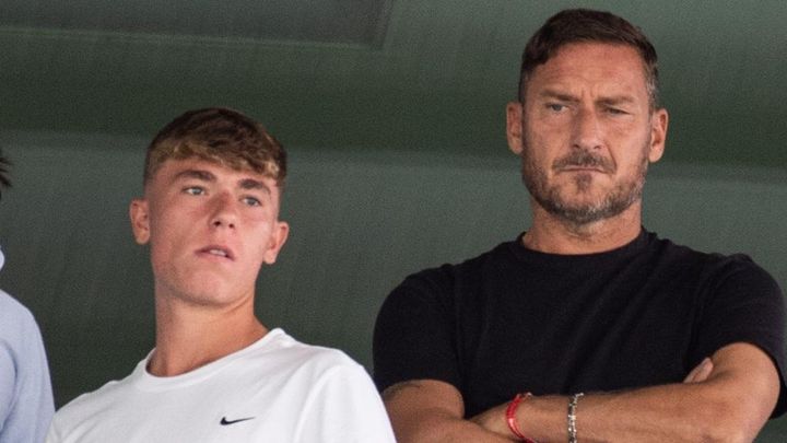 日本代表選手ともプレーしたレジェンドの息子、19歳で引退…「もうサッカーはしない」