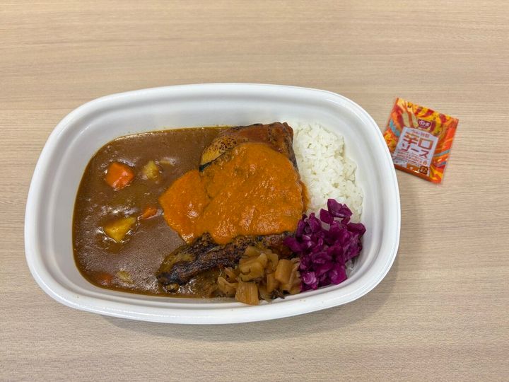 すき家 バターチキンソースカレー弁当