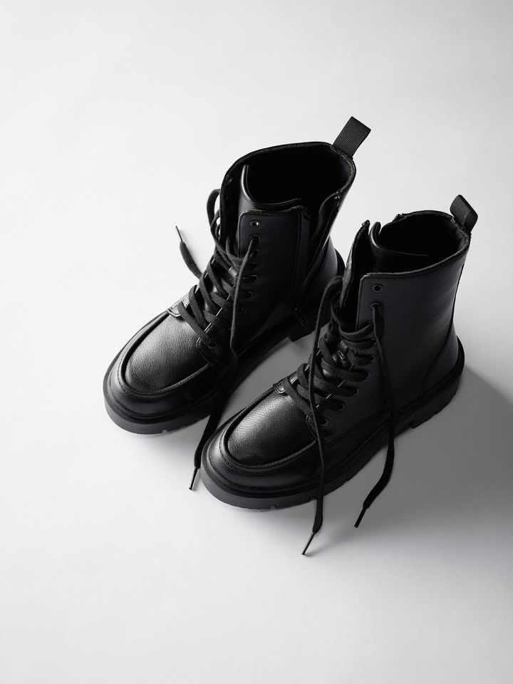 画像2: 出典：ユニクロ