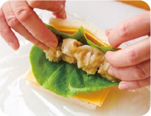 スティック状のパン弁当「焼売（しゅうまい）ロールサンド」【最新号からちょっと見せ】の画像2