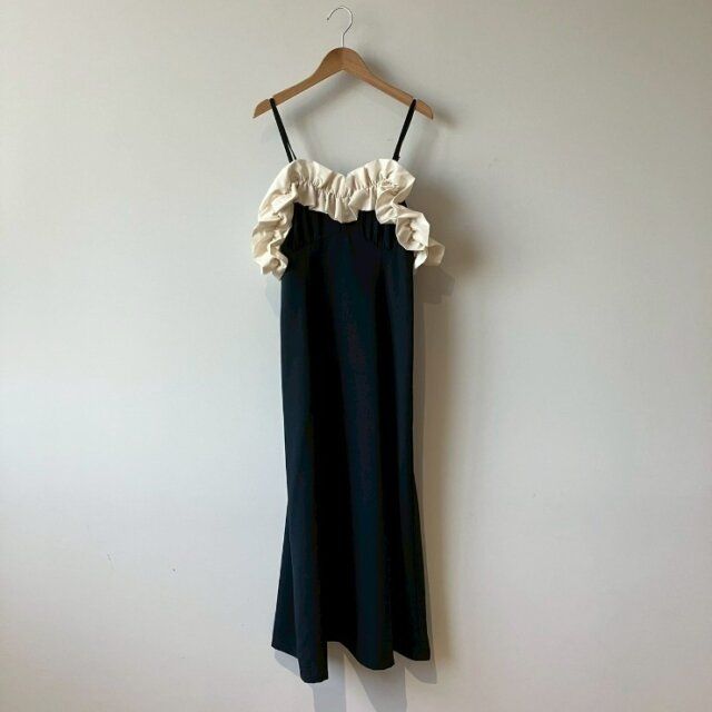 しまむらのマルチウェイフリルキャミワンピース