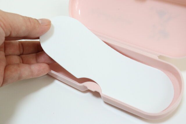 ダイソーのマルチケース（ミッキー／ミニー）の滑り止めシート