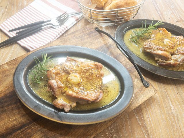 ローズマリーの枝を添えて完成