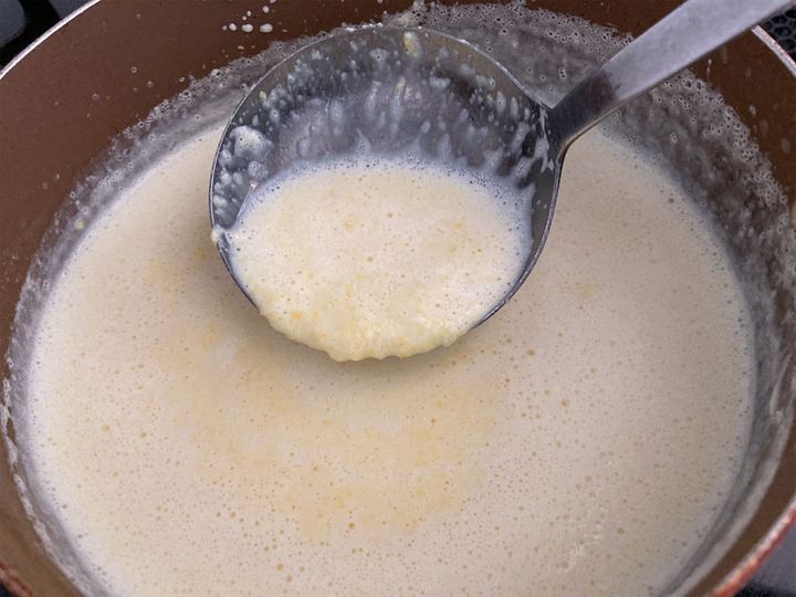 ミキサーにかけて少し粒が残っている状態のポタージュ