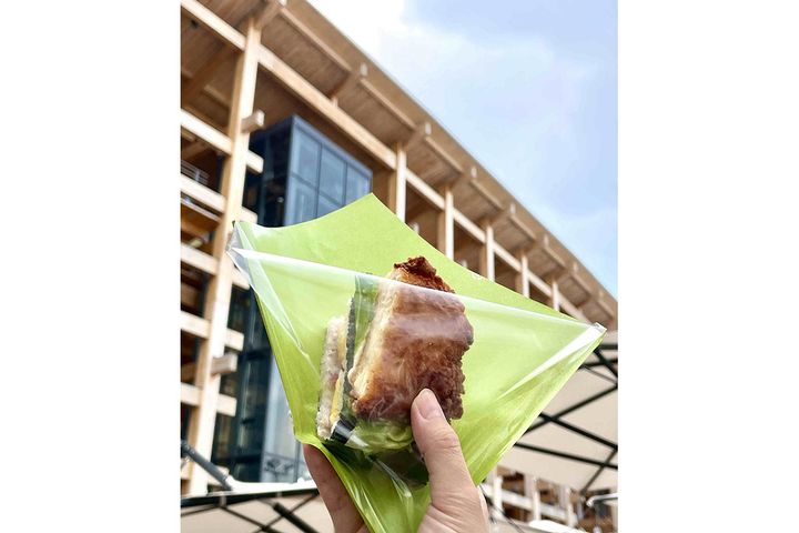 「ワンハンドBENTO」。片手で手軽に楽しく食べられるよう、パッケージも工夫されています。