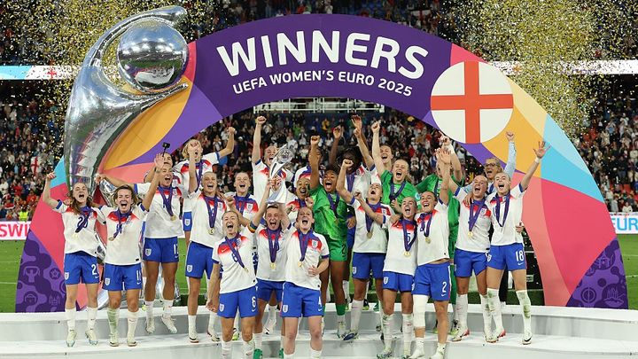 なでしこの神童OB、“記録的”女子EUROを現地観戦！「んーーーー希望は沢山、悩みも沢山。でもとにかく応援！」