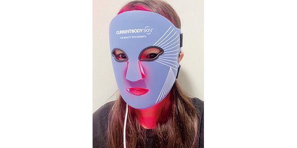使ったらこうなる！／カレントボディ スキン LEDバイオレットマスク シリーズ2