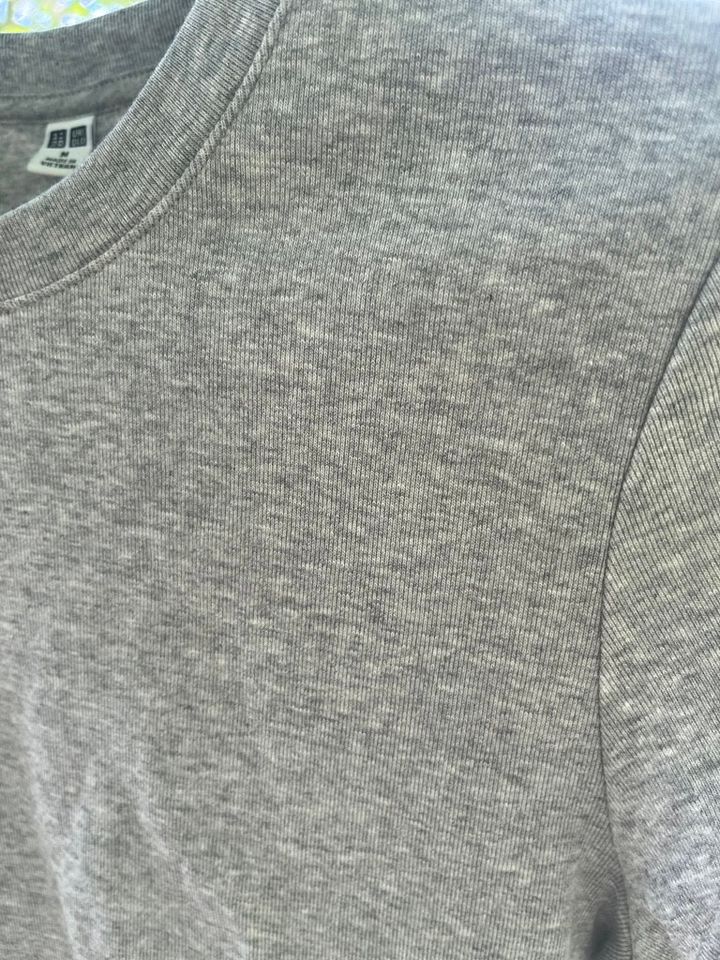 霜降りグレーなのでこなれた雰囲気も醸し出せます！