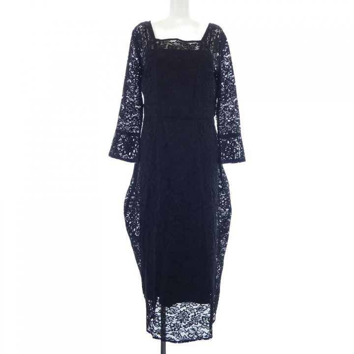 ジル・スチュアートの花柄レースワンピース