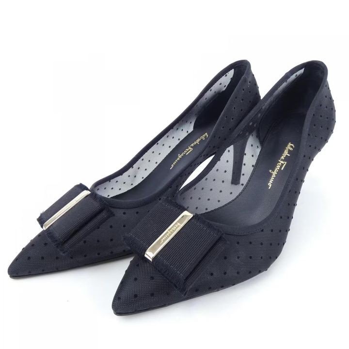 フェラガモのリボンパンプス