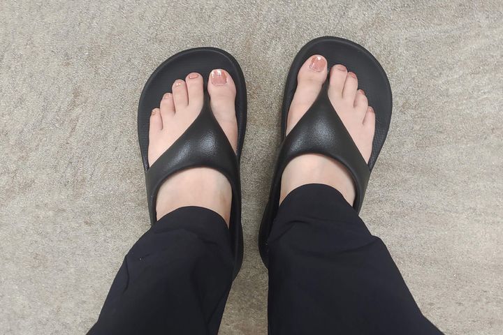 税込み990円。GUの「コンフィートングサンダル」履き心地は？