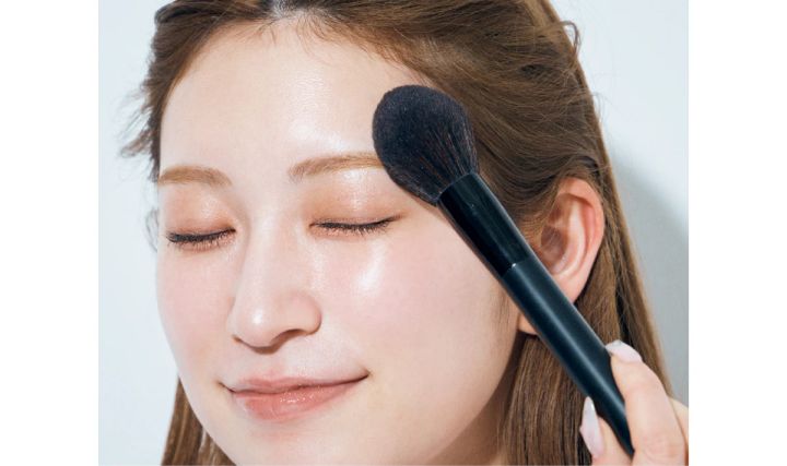 吉田朱里 崩れないベースメイク パウダー